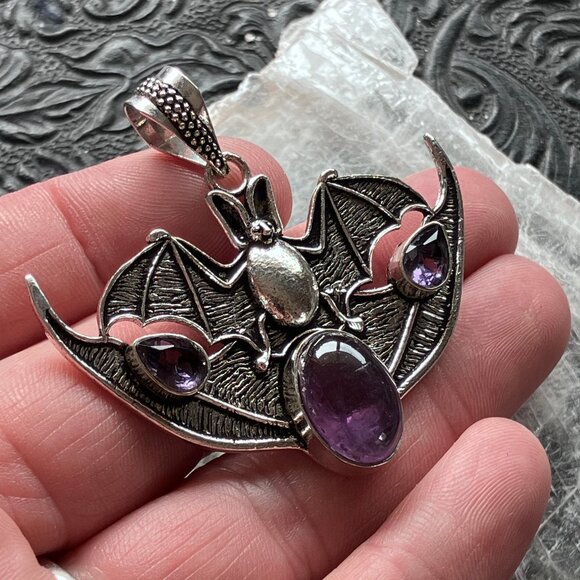 Halloween Flying Vampire Bat Amethyst Gemstone Crystal Pendant - Picture 3 of 7